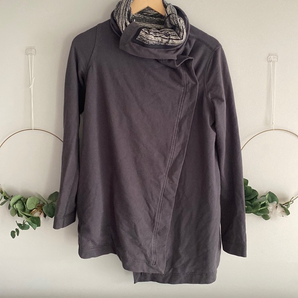 Lululemon Wrap jacket coat sweater grey size 4 Savasana - Picture 1 of 12